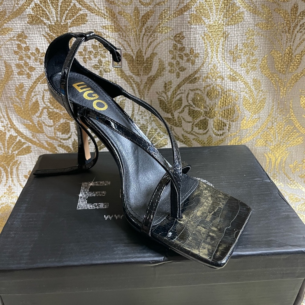 Trendy botegga inspired heels